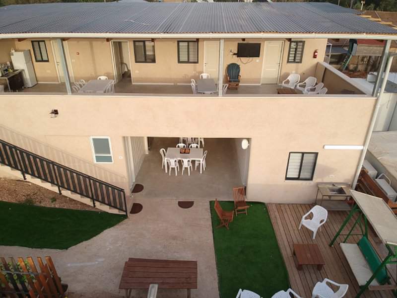 חאן דרך העץ. לינה בסיסית אך נעימה עם אטרקציה צמודה