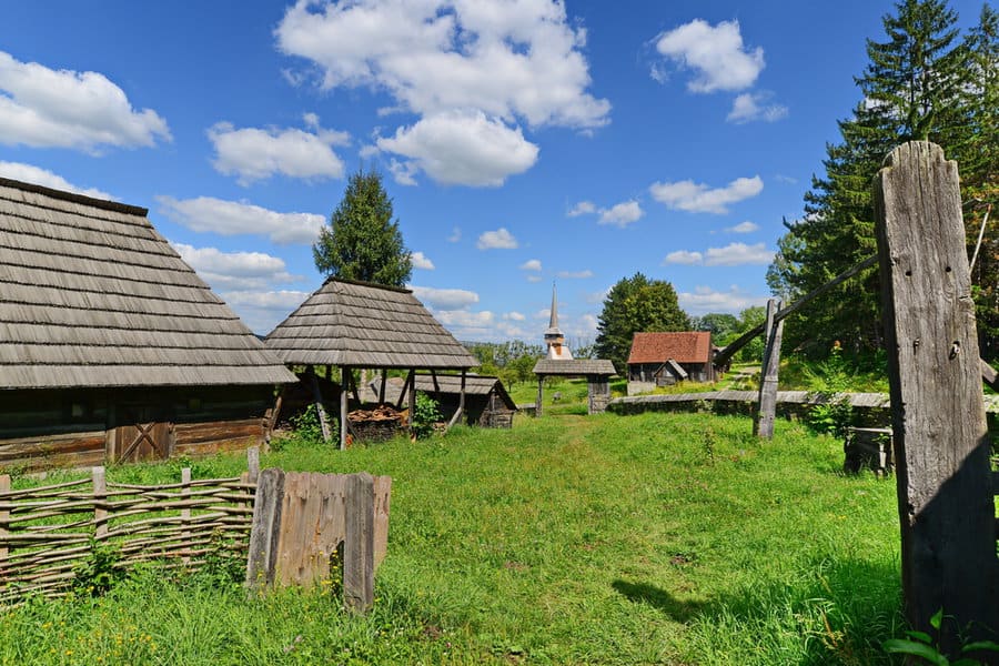 The open museum presents buildings of farmhouses from different regions of Transylvania and you should not miss a visit