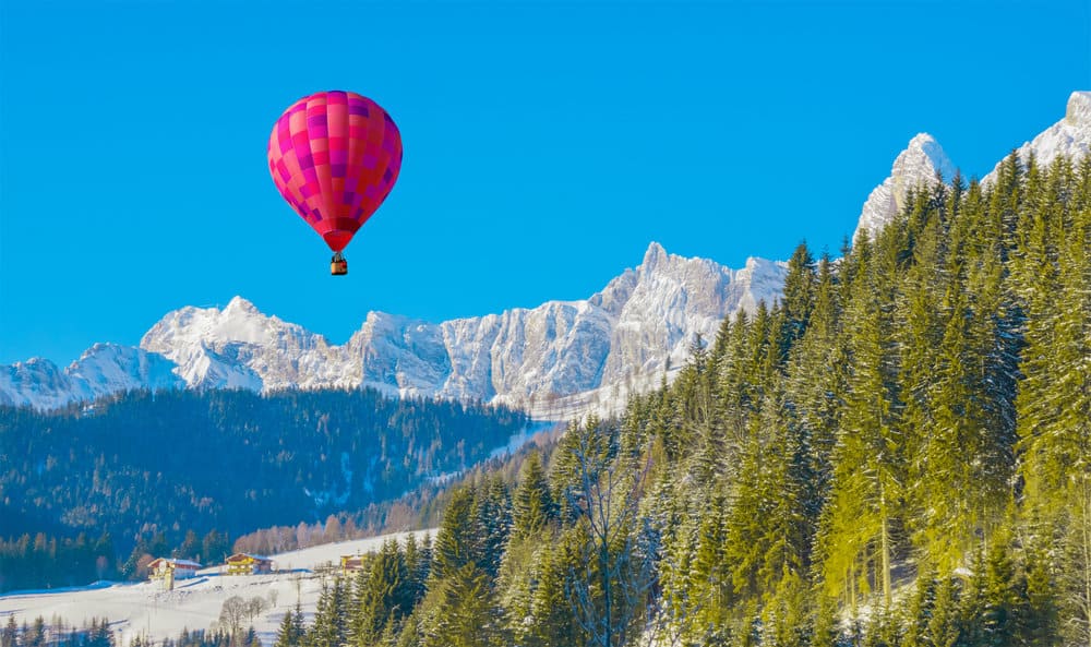 טיסה בכדור פורח סותרת את הטענה שתיירות איטית היא משעממת ונטולת ריגושים