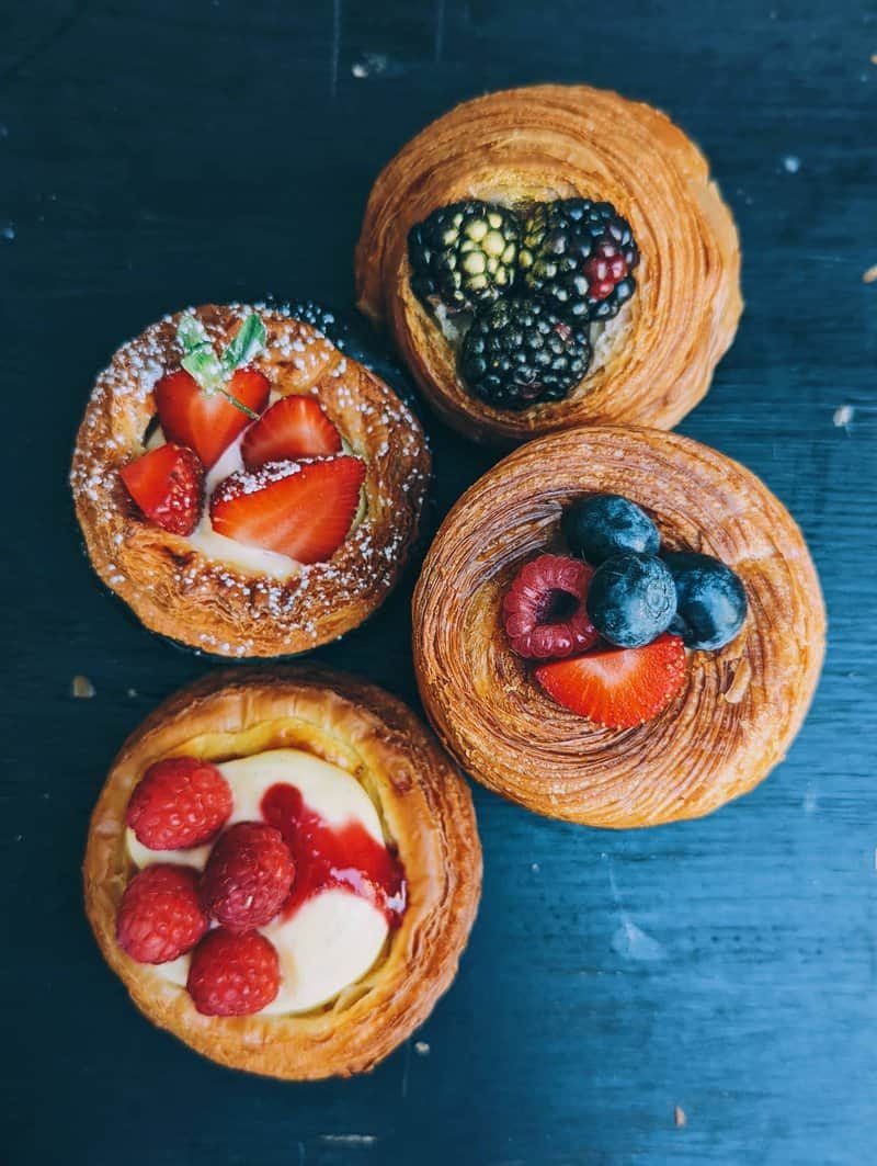 המאפים של מטרלו מתבססים על חומרי גלם טריים ועונתיים | צילום: עדי פרץ