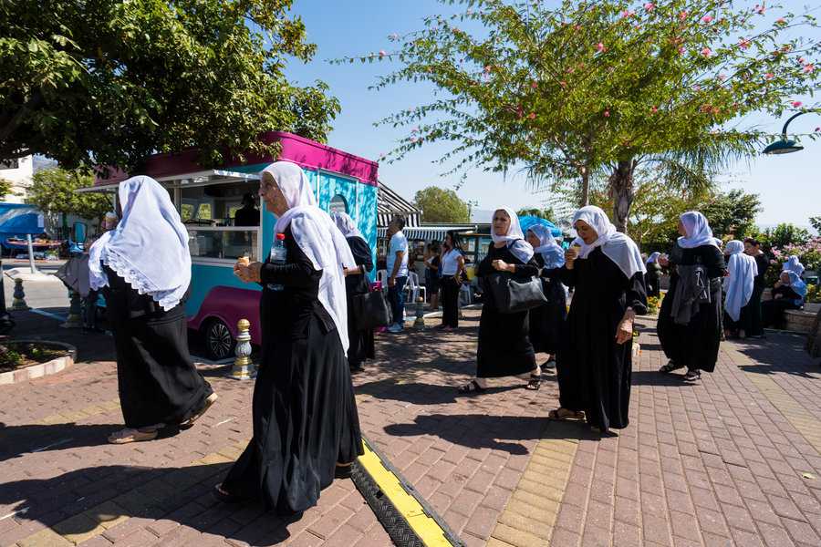 עלאווים שומרי דת מאמינים שיתגלגלו שבע פעמים לפני שיחזרו למקומם בין הכוכבים היכן שנמצא האימאם עלי, אם יחיו חיי חטא יישארו בין הנוצרים והיהודים עד שיכפרו על חטאיהם. צילום: לימור צדוק