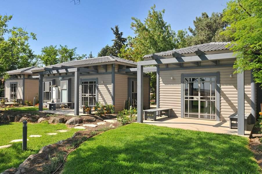 בקתות הנופש בקיבוץ אפיק קרובות לכל מוקדי העניין של דרום הגולן | צילום: ארנולד בר