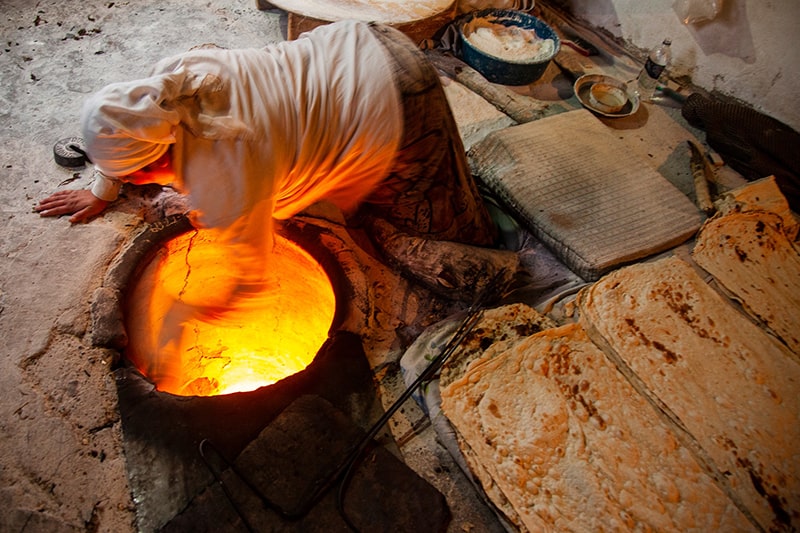 יהודה שמח, פיתות בלהט האש