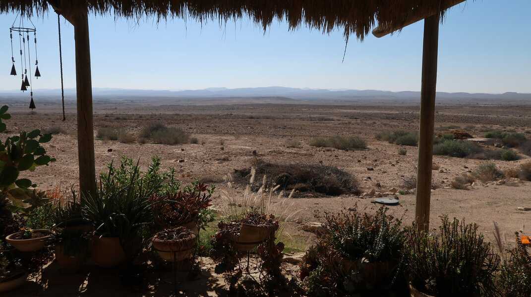 עופר וגלי הרטוב תכננו להקים את ביתם במקום הכי דומה לסיני שיש בארץ