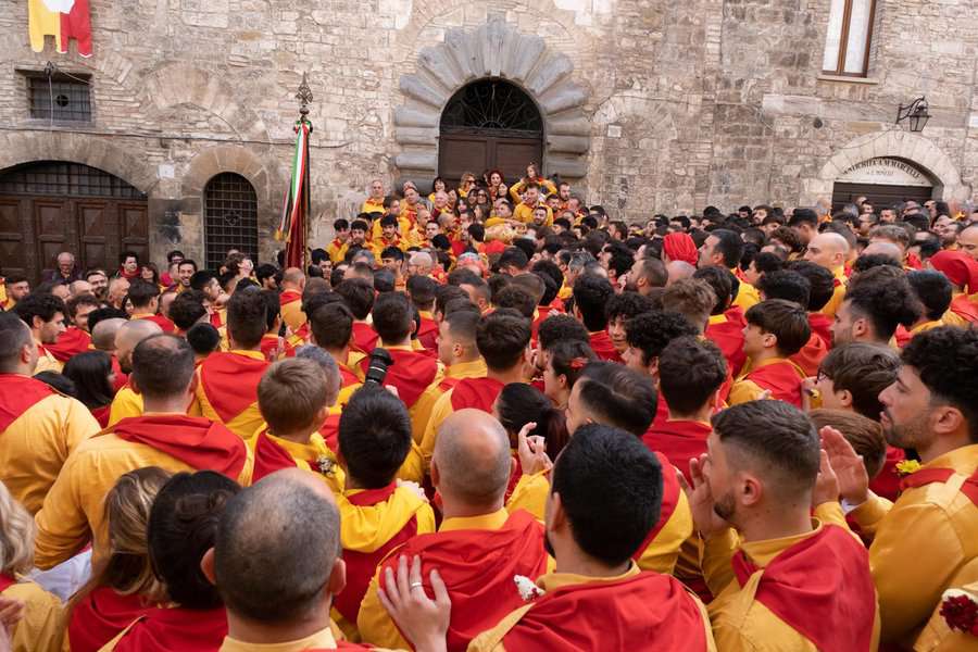 מפגש חברים ומשפחות וכיאה לאיטלקים הכל אקספרסיבי