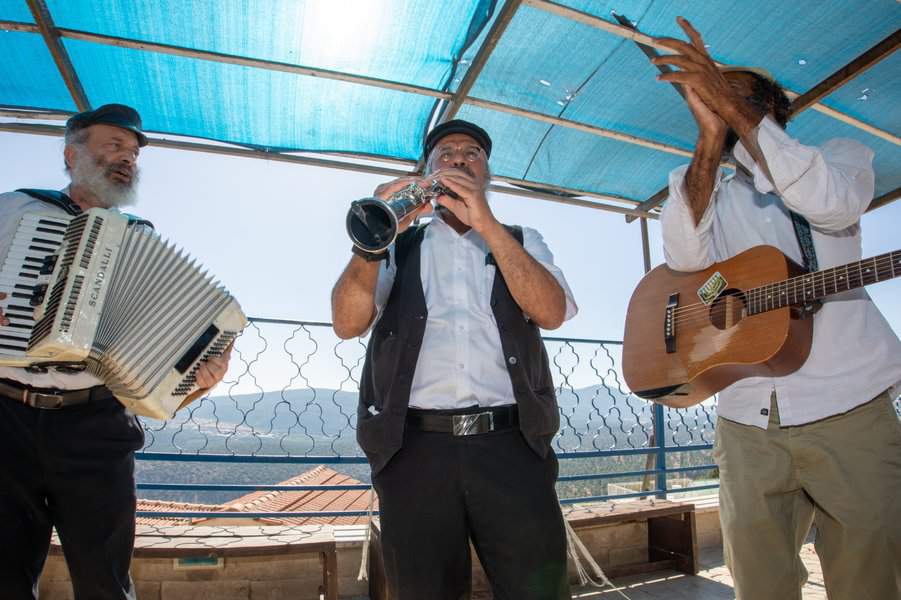 ותיקי הנגנים, המנגנים כבר כ-30 שנה ביחד, יופיעו על במת כיכר השדה. עם סיום הפסטיבל ההרכב מזמין את כל הנגנים לג'אם סשן אחד גדול