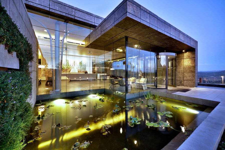 בריכה עם נוף במלון כרמים | צילום: איתי סיקולסקי