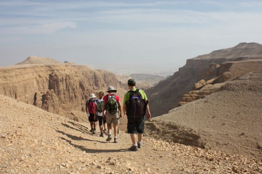 בירידה לנחל אשלים