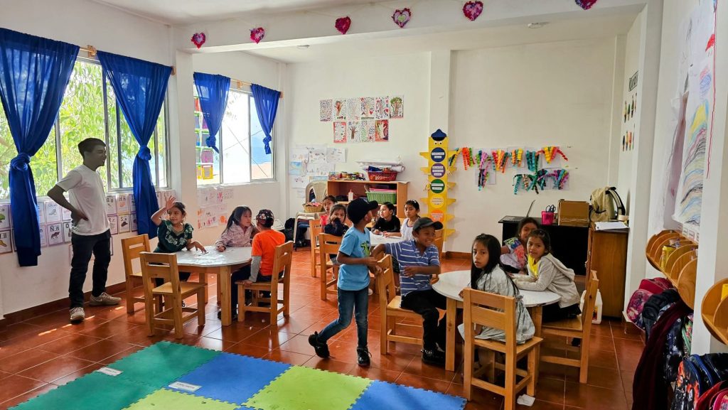 בית הספר Colegio Siqajan. אופק חדש לילדי סנטה קרוז