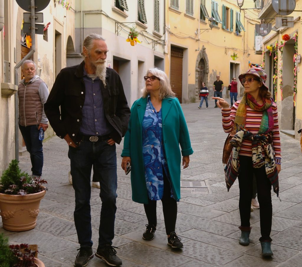 טיילנו בעיירה הסמוכה שחגגה את פסטיבל הפרחים כמו בכל אביב