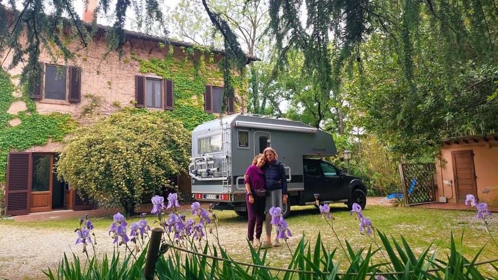 האחוזה הנידחת של מסימו וגבריאלה אינה מפוארת אך מאוד אותנטית