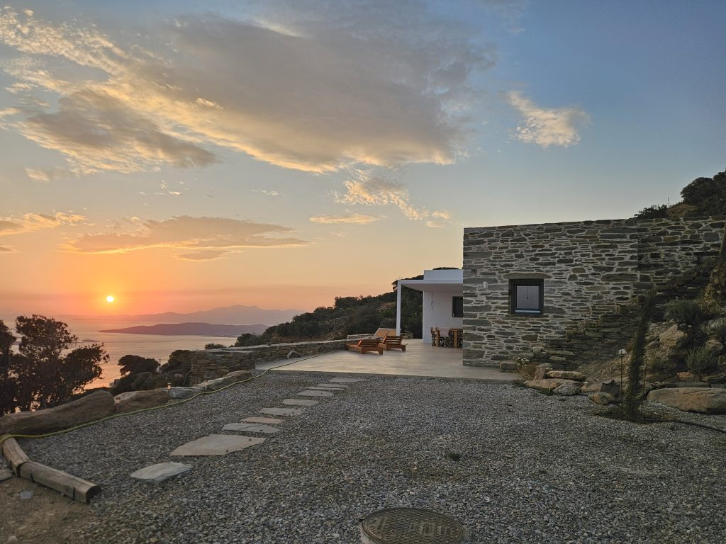 שקיעה מבית האבן של יגאל וקרין