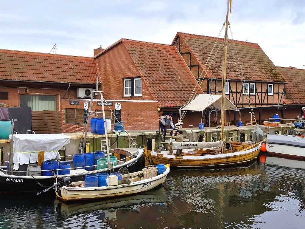 בתי המרזח על המזח של וויסמאר