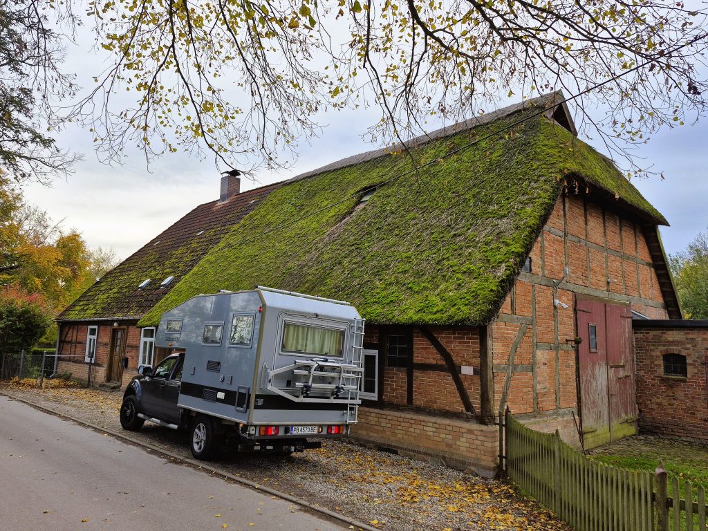 האסם של שטפן גדול ויכול להכיל את האוטוקרוואן שלי