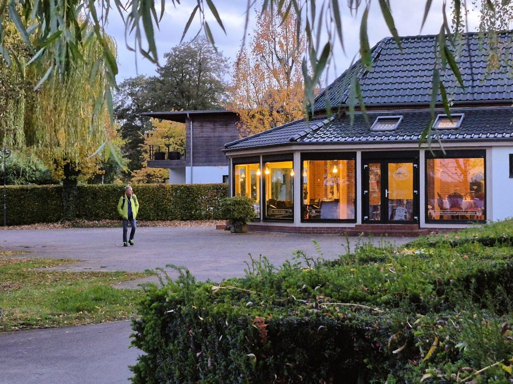 פינה קסומה בטיילת של נוירופין