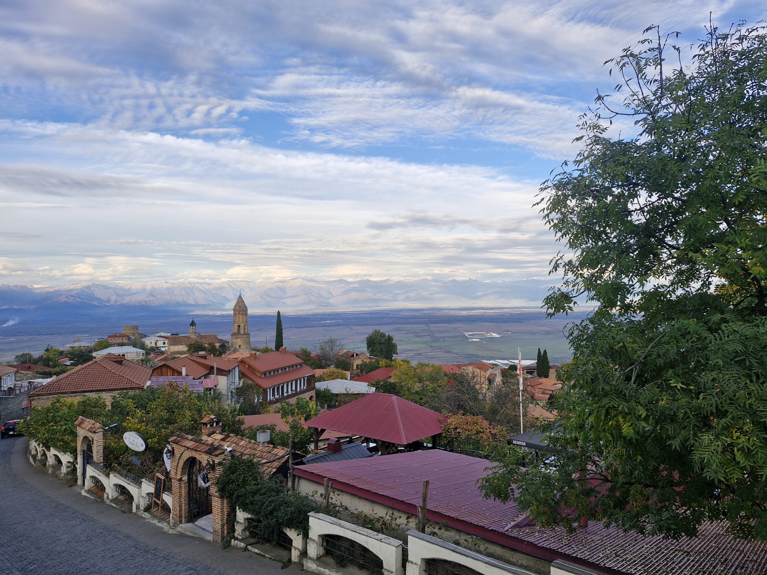 מכל פינה בסיגנאגי נשקף נוף מקסים להפליא