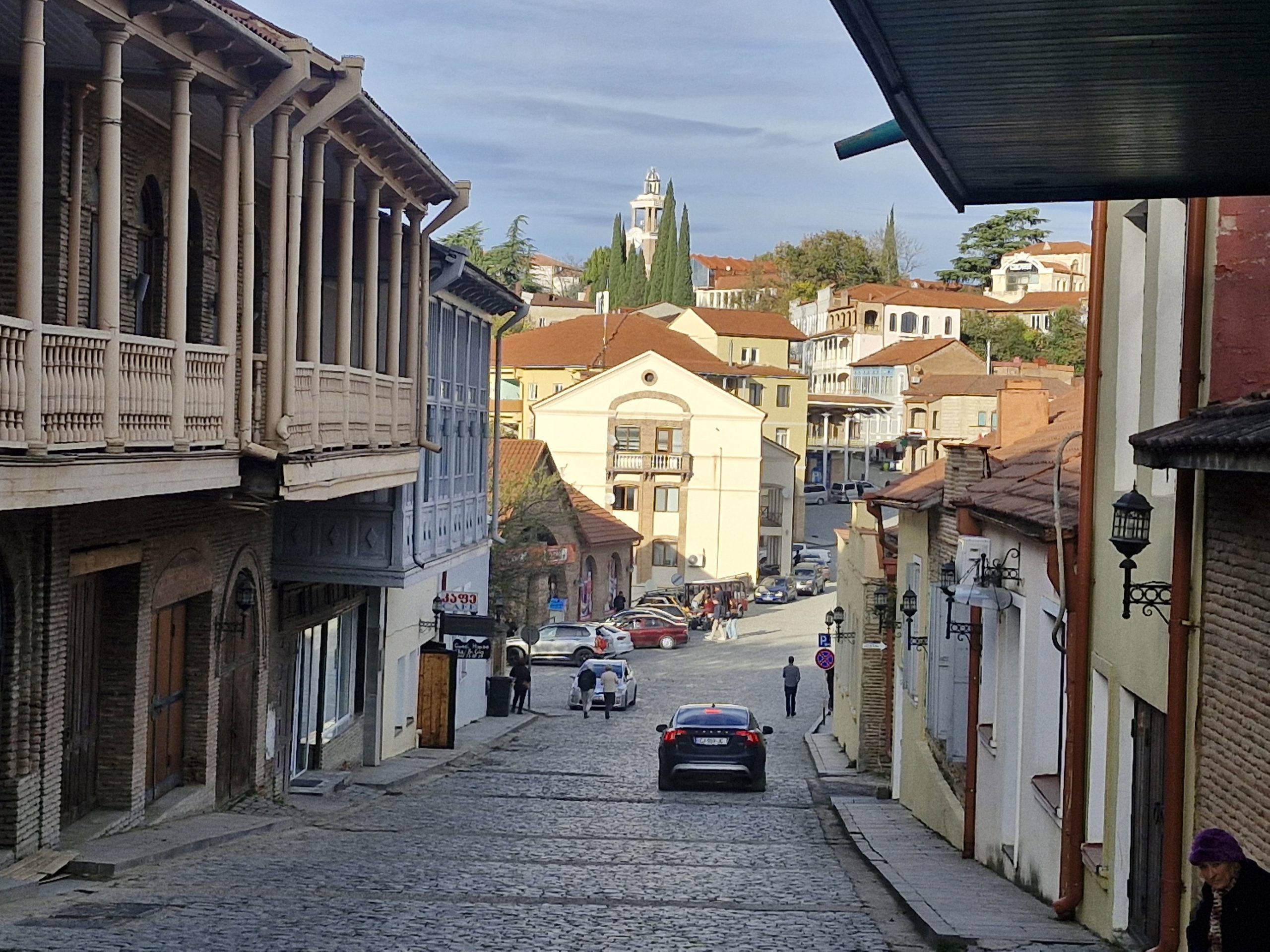 סימטה בעיירה סיגנאגי, בלב חבל היין קאחתי