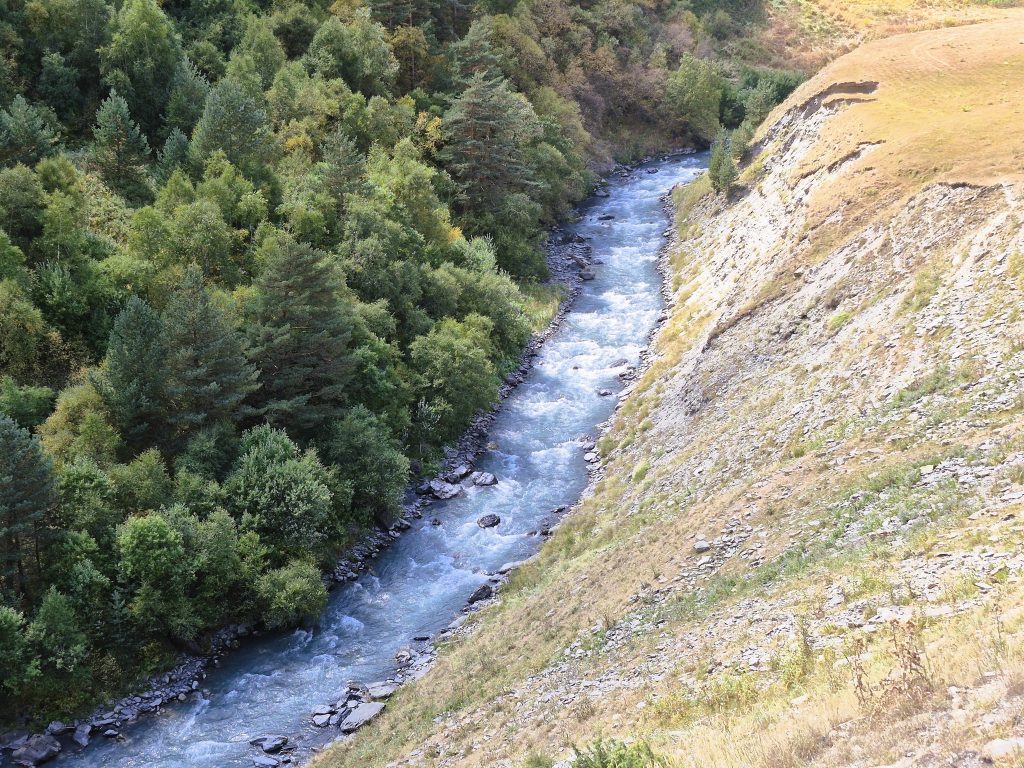 הנהר עם השם היפה, פיריקיטיס