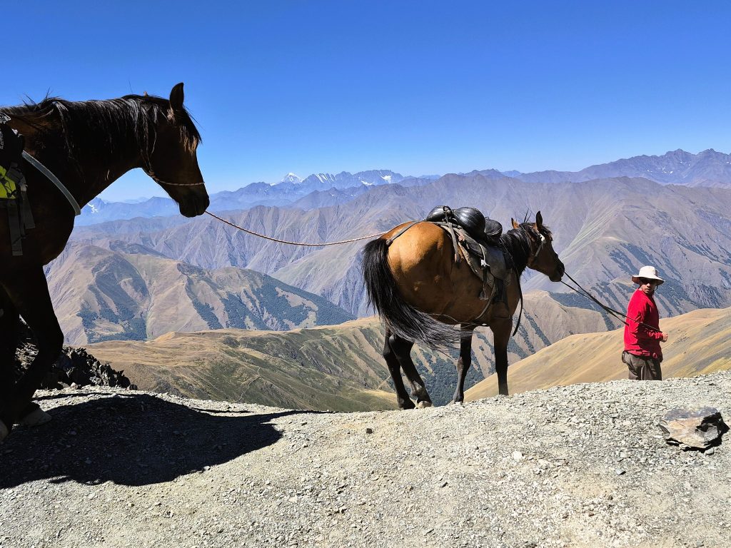 מעבר ההרים אצונטה בגובה של שלושת אלפים וחמש מאות מטרים