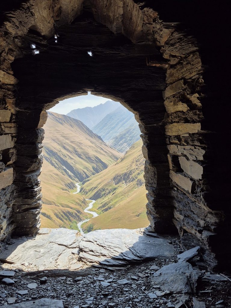 המשכתי ללכת עוד קצת מערבה והצצתי בתהיה מה אני מפסיד שם.