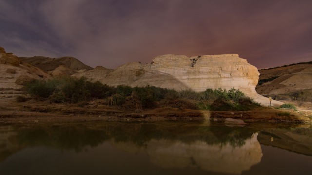 ליל ירח מלא בנחל חוורים, ליד חניון הסרפנטינות. צילום: אמיר ארליך