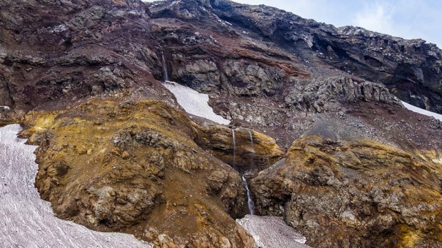זרמי לבה שהתקשו מעצבים את הנוף | צילום: איציק בן מלכי