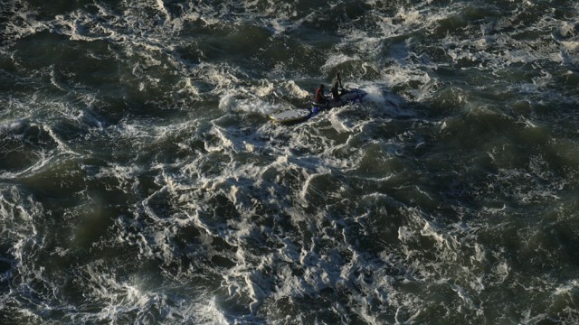 אוקיינוס מלא גלים | צילום שי גינות
