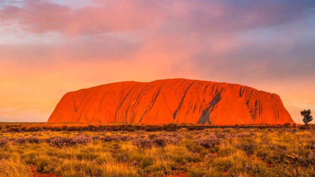 אולורו בשקיעה