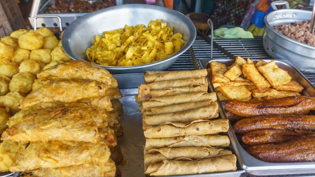 דוכן של אוכל רחוב במנגואה, בירת ניקרגואה