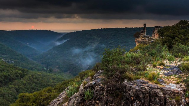 שקיעה במונפורט, צילום אמיר ירחי
