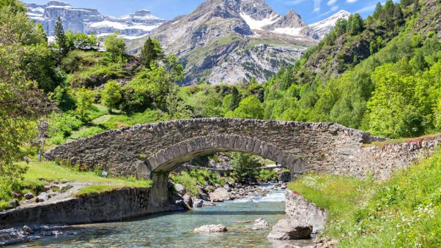 קרקס גווארני בפירנאים הצרפתיים