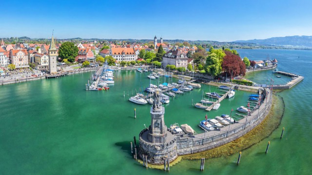 העיירה לינדאו על גדות אגם קונסטץ בגרמניה