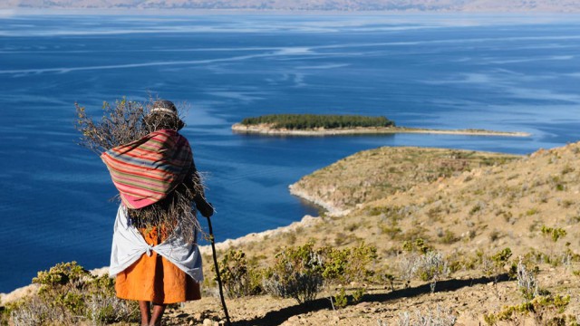 אגם טיטיקקה על גבול בוליביה ופרו